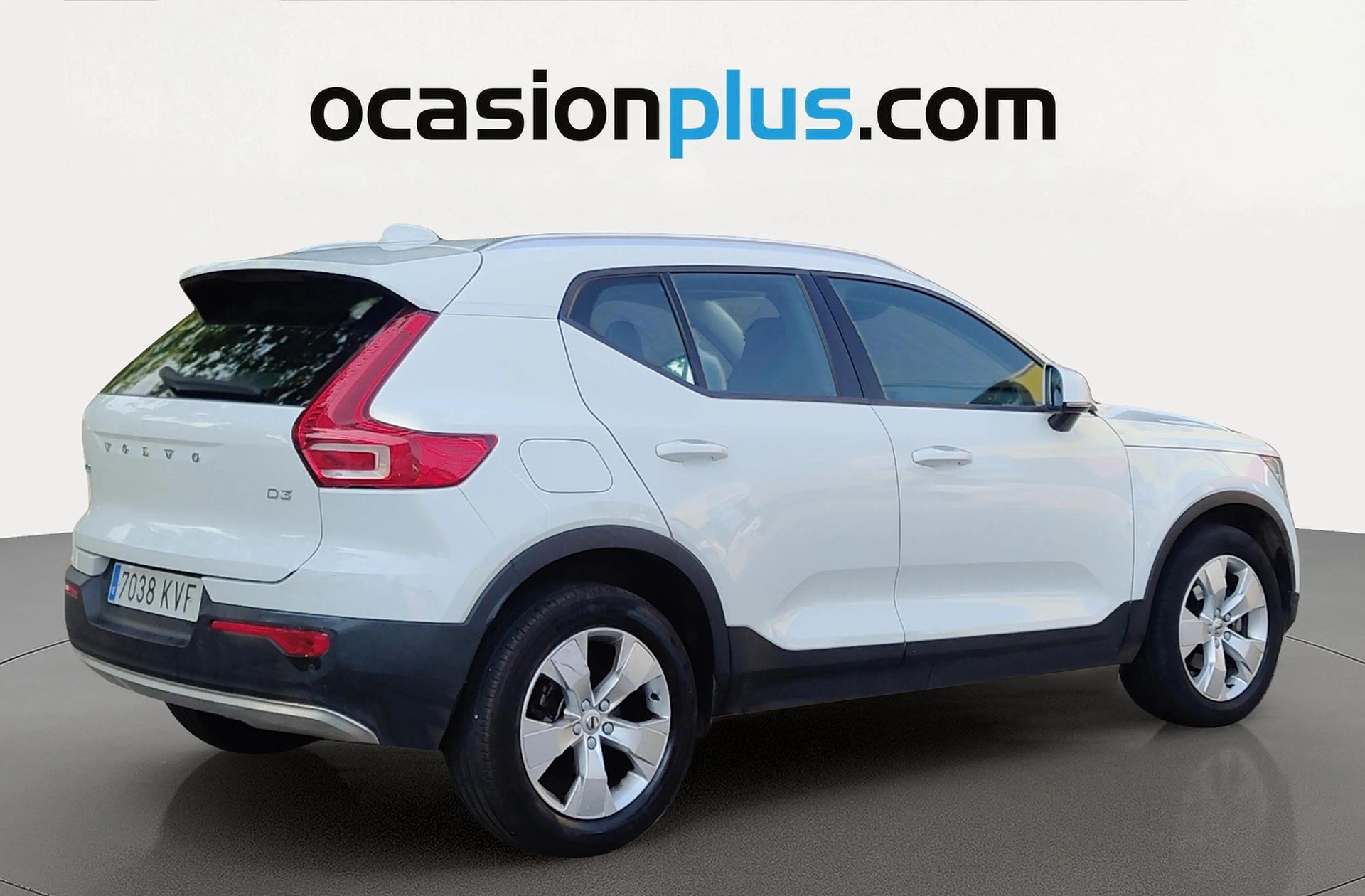 Volvo XC40 D3 Momentum - foto 3