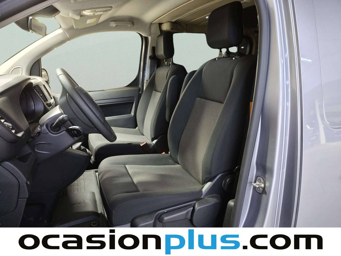 Foto asientos delanteros Peugeot Expert Peugeot Expert BlueHDi 145 S&S Long  (145 CV) 2 Plazas Camperizada