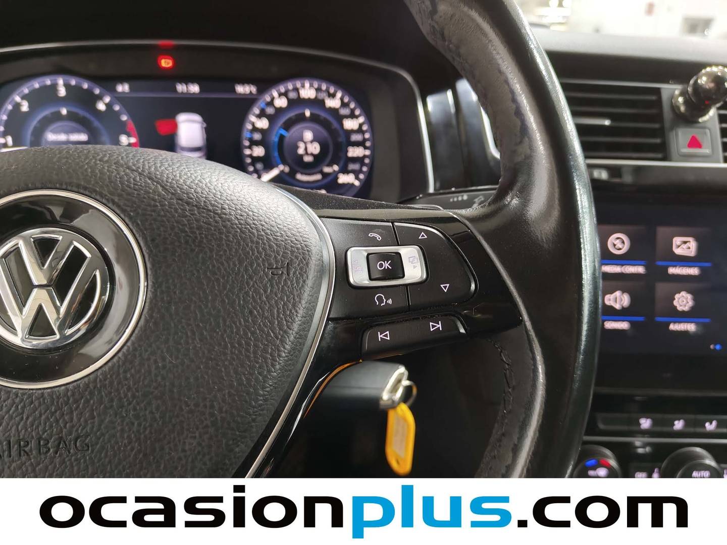 Foto Volkswagen Golf Volkswagen Golf Sport 2.0 TDI  Pack R-line (150 CV) DSG