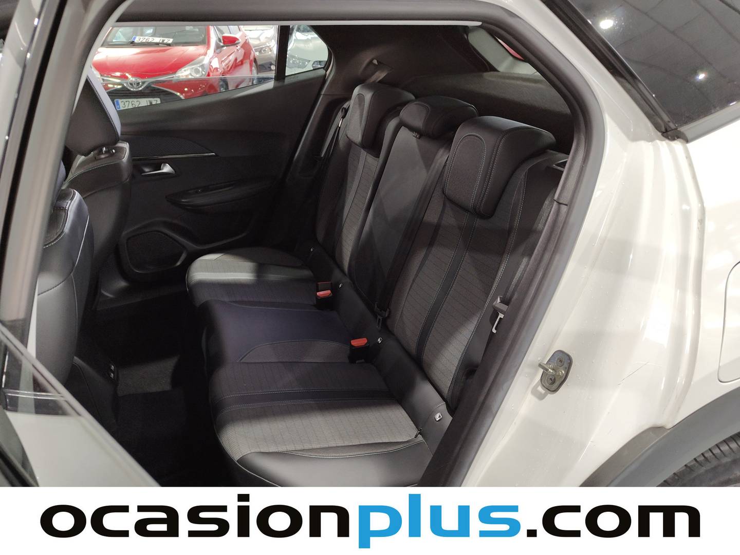 Foto asientos traseros Peugeot 2008 Peugeot 2008 PureTech 130 S&S Allure Pack EAT8 (130 CV)