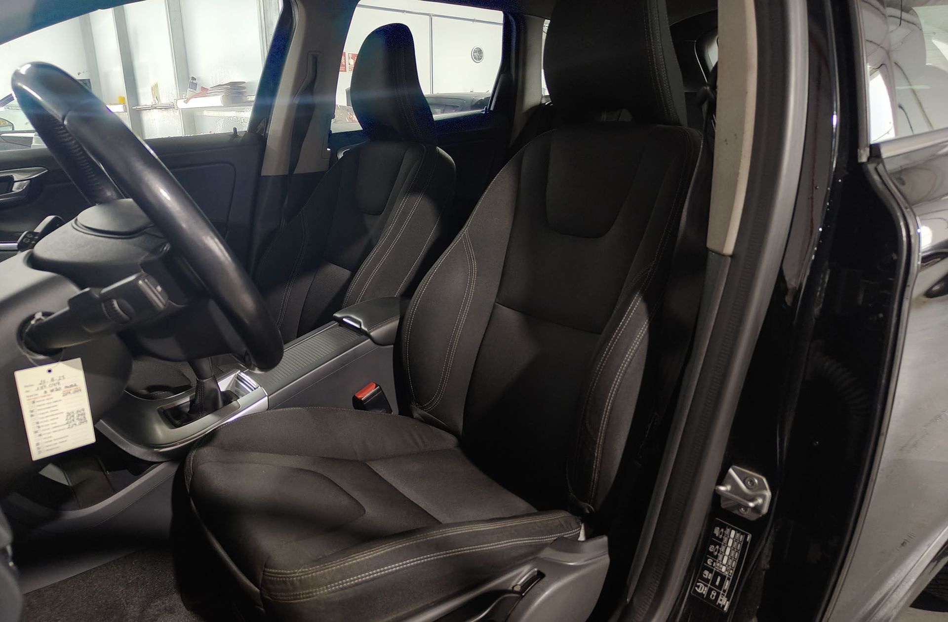 Volvo XC60 D3 Kinetic - foto 12
