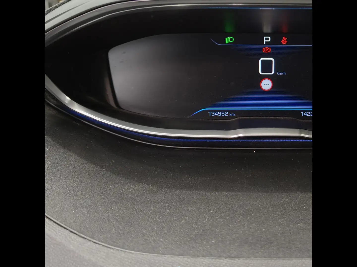 Foto Peugeot 5008 Peugeot 5008 1.6 BlueHDi Active EAT6 S&S (120 CV)  7 PLAZAS