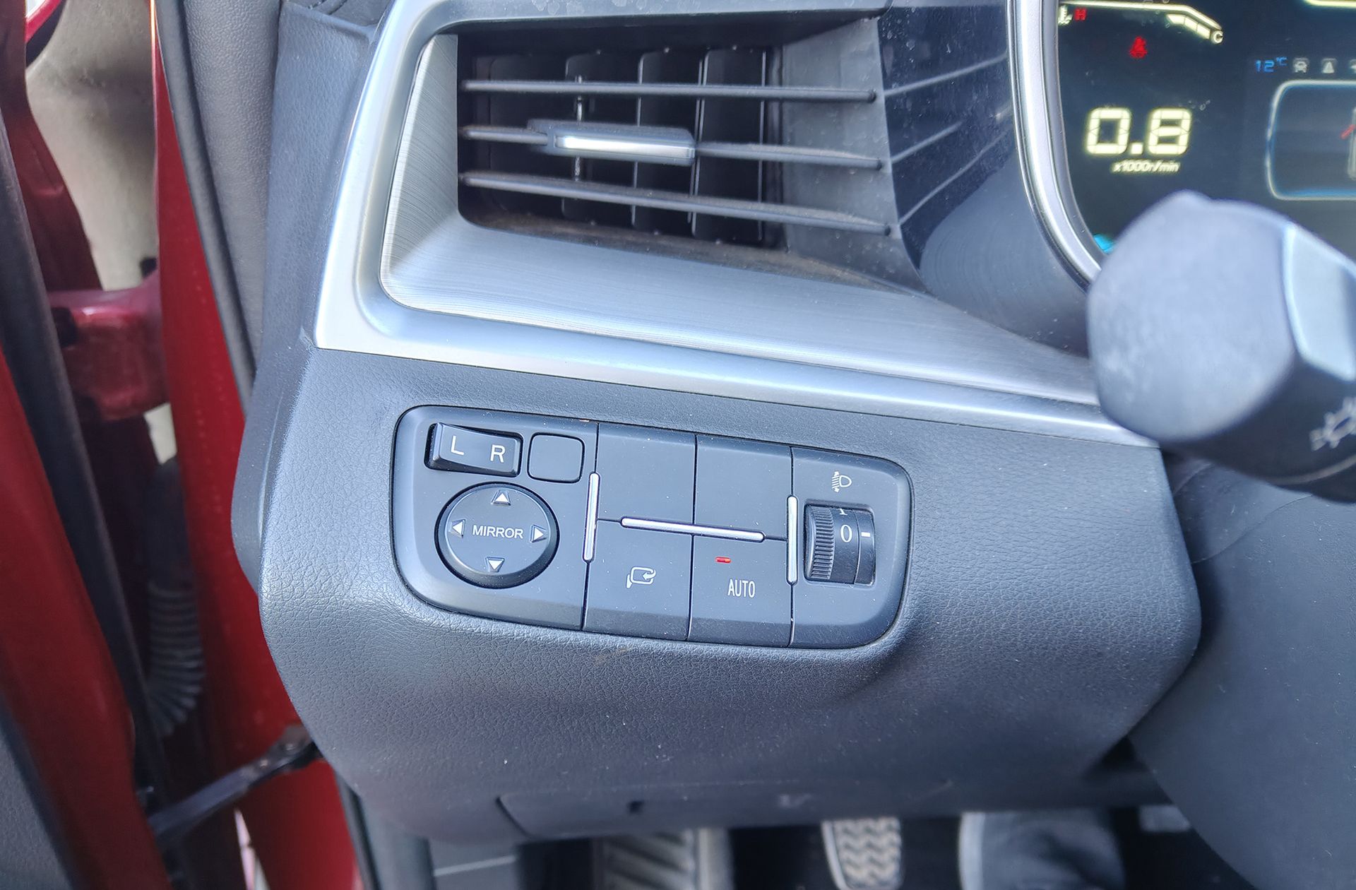 SWM G01 1.5T Luxury - foto 13
