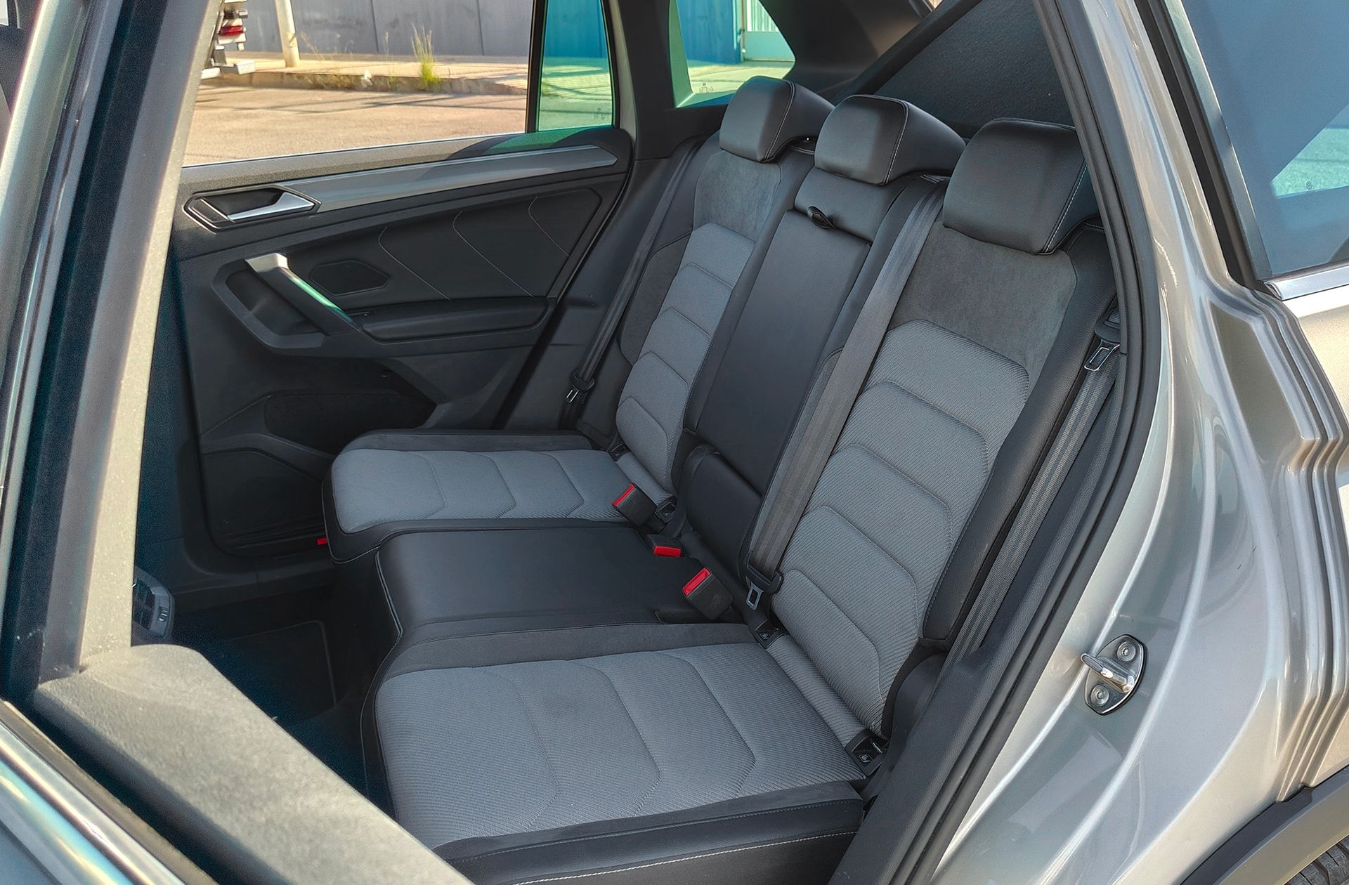 Volkswagen Tiguan Sport 2.0 TDI DSG Pack R Line - foto 13