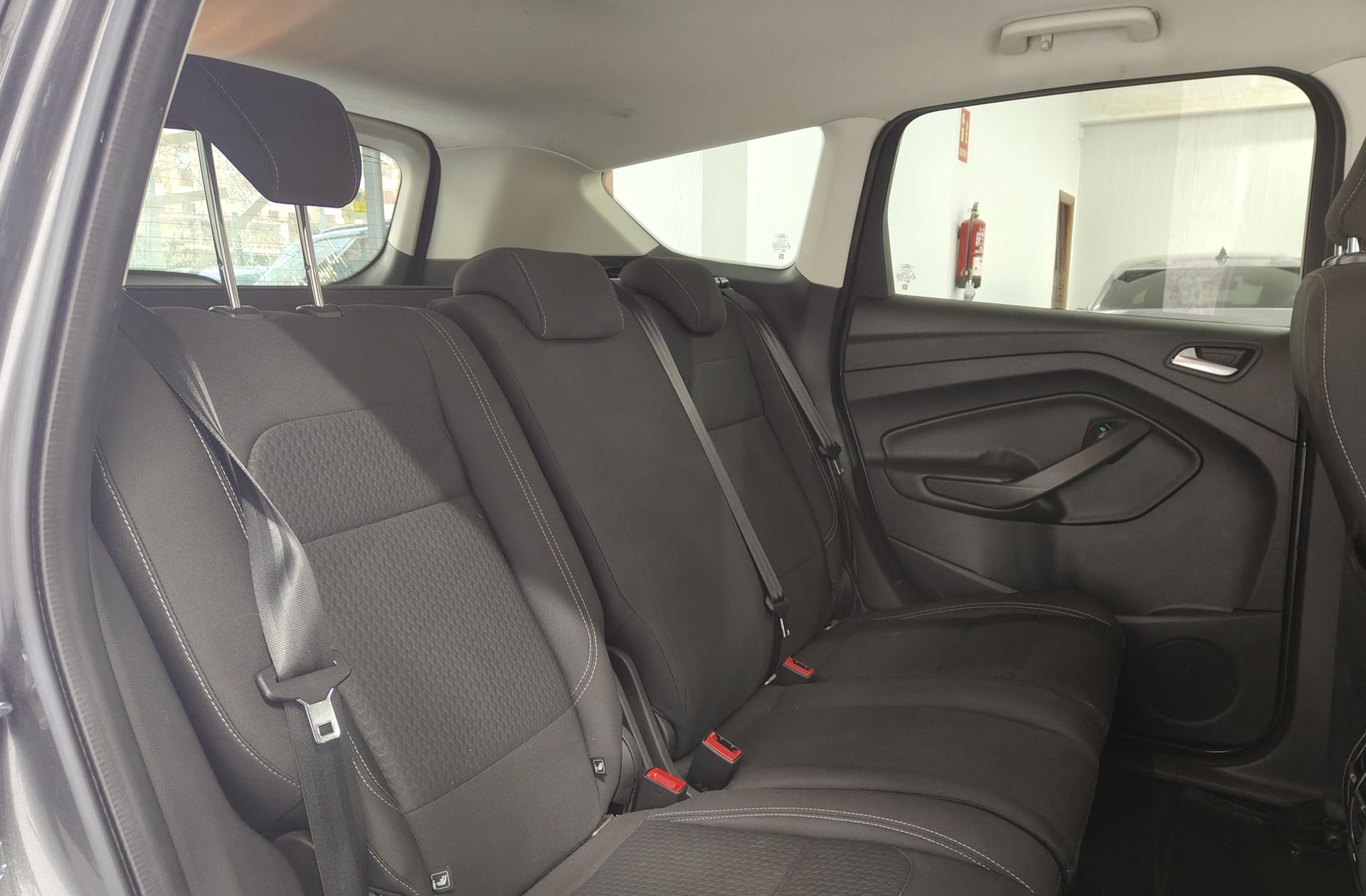 Ford Kuga 2.0 TDCi Business 4x2 - foto 16