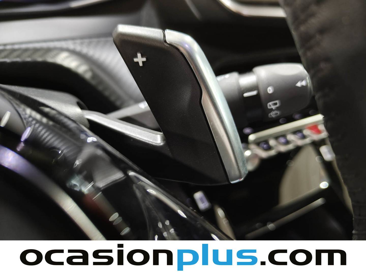 Peugeot 2008 Peugeot 2008 Allure Hybrid eDCS6 (145 CV) automático
