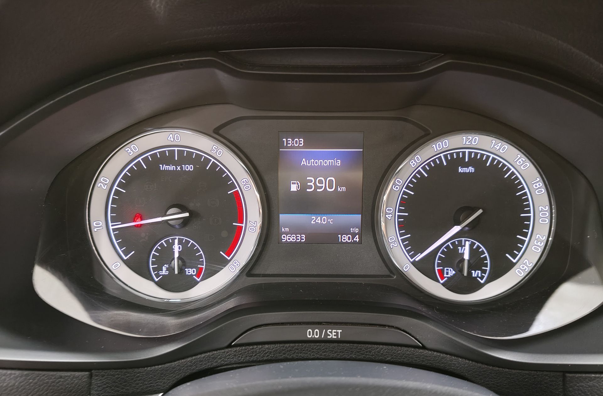 Škoda Karoq 1.0 TSI Ambition - foto 22