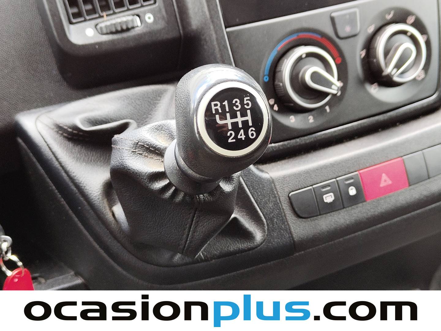 Foto Peugeot Boxer Peugeot Boxer BlueHDi 140 S&S 333 L2H1 (140 CV)