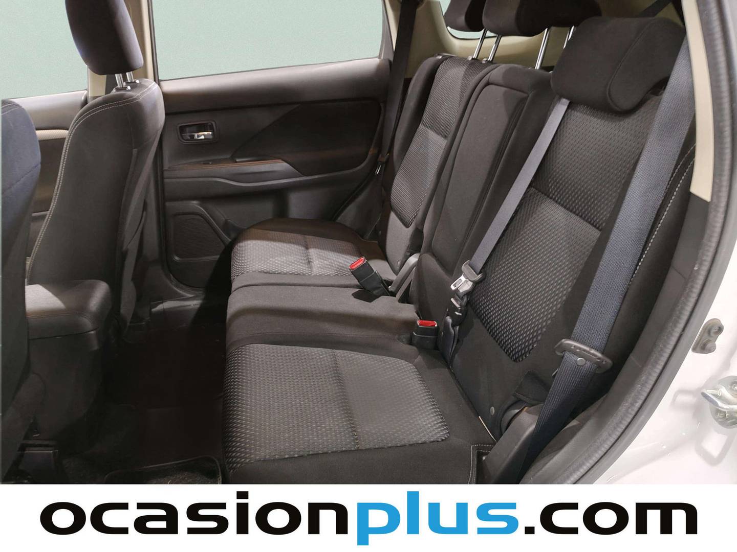 Foto asientos traseros Mitsubishi Outlander Mitsubishi Outlander 220 DI-D Motion 2WD (150 CV)