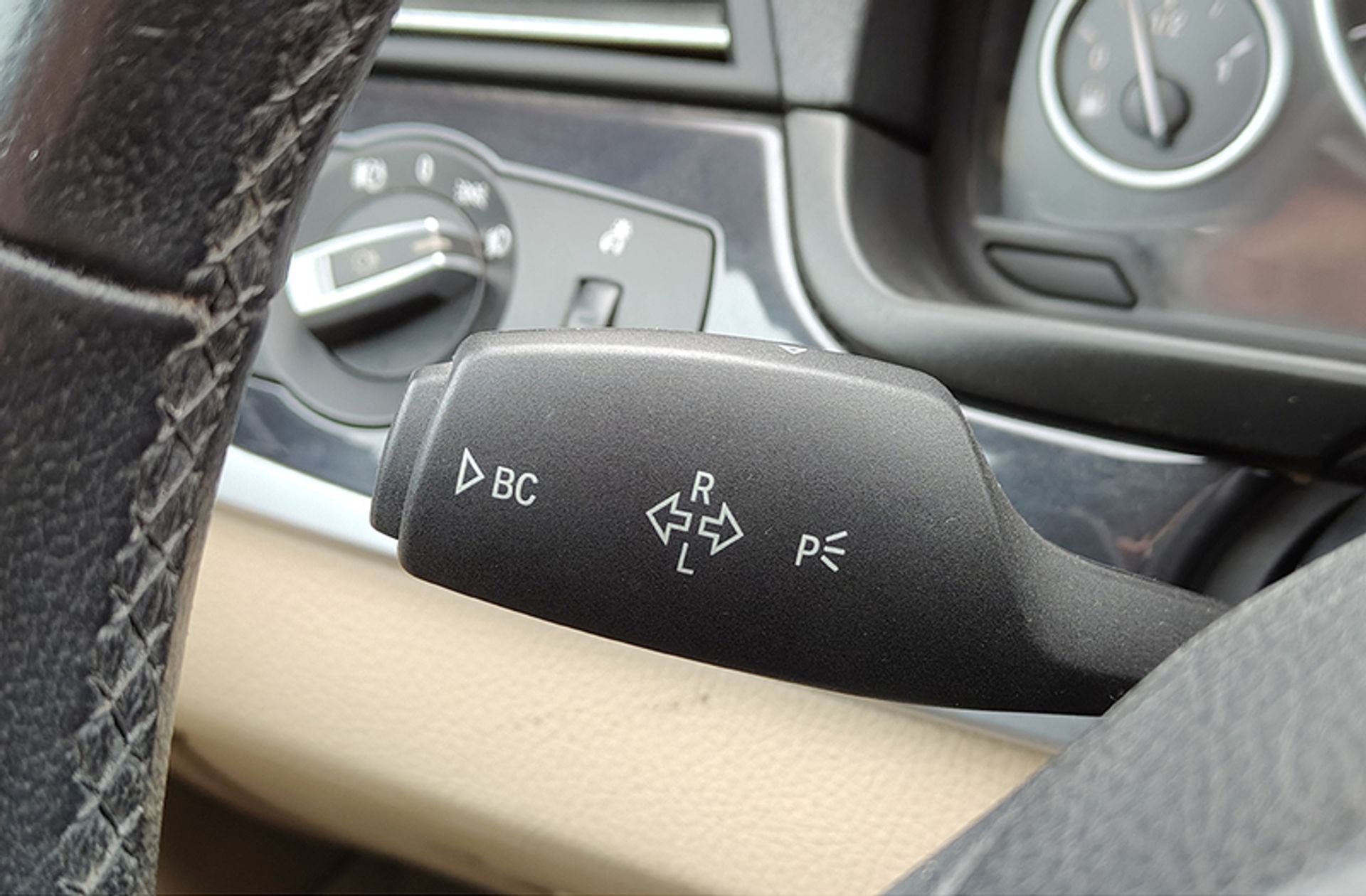 BMW Serie 5 528i - foto 24