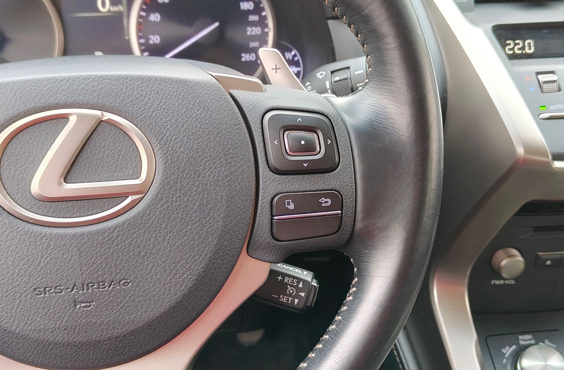 Lexus NX 300h Business Navigation 2WD - foto 25