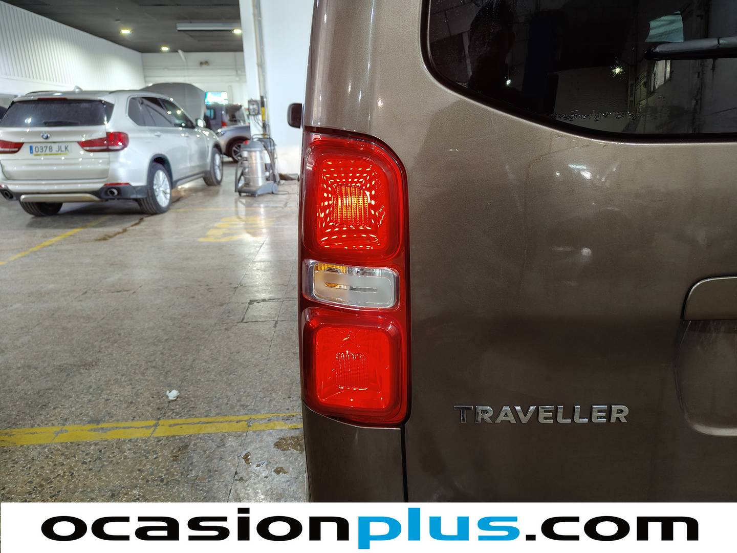 Foto Peugeot Traveller Peugeot Traveller 2.0 BlueHDi Business Long EAT8 (180 CV) 9 Plazas