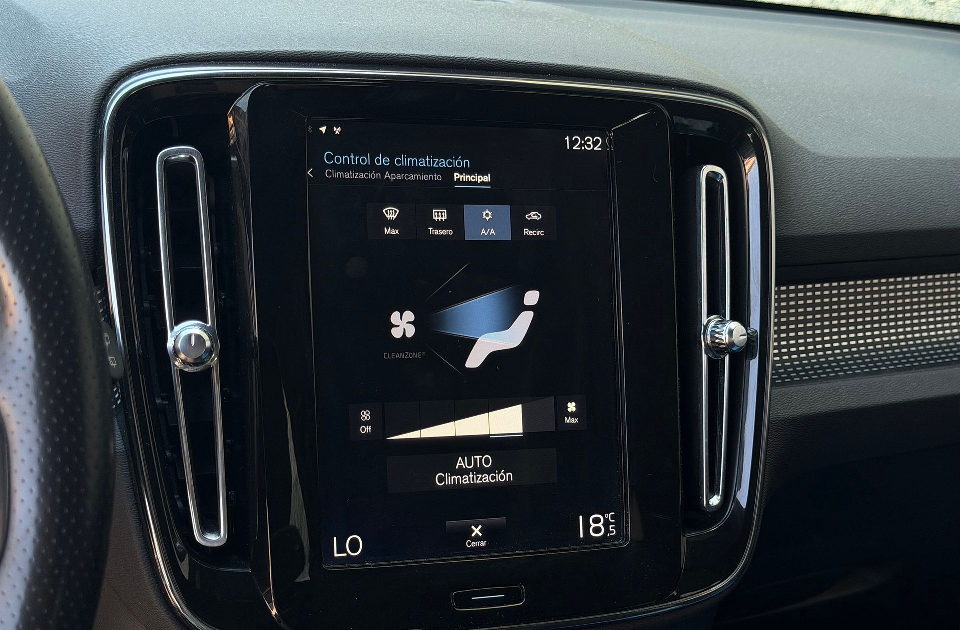 Volvo XC40 T3 R-Design - foto 33