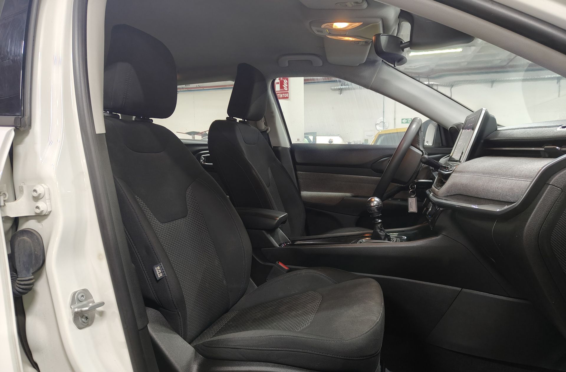Jeep Compass 1.6 MultiJet Longitude 4x2 - foto 17