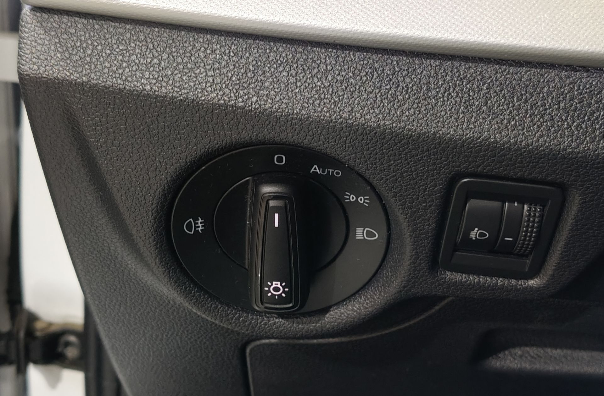 Škoda Kamiq 1.0 TSI Ambition - foto 25