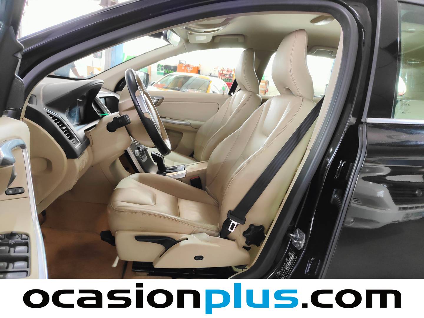 Foto Volvo XC60 Volvo XC60 D4 Momentum AWD Auto (190 CV)