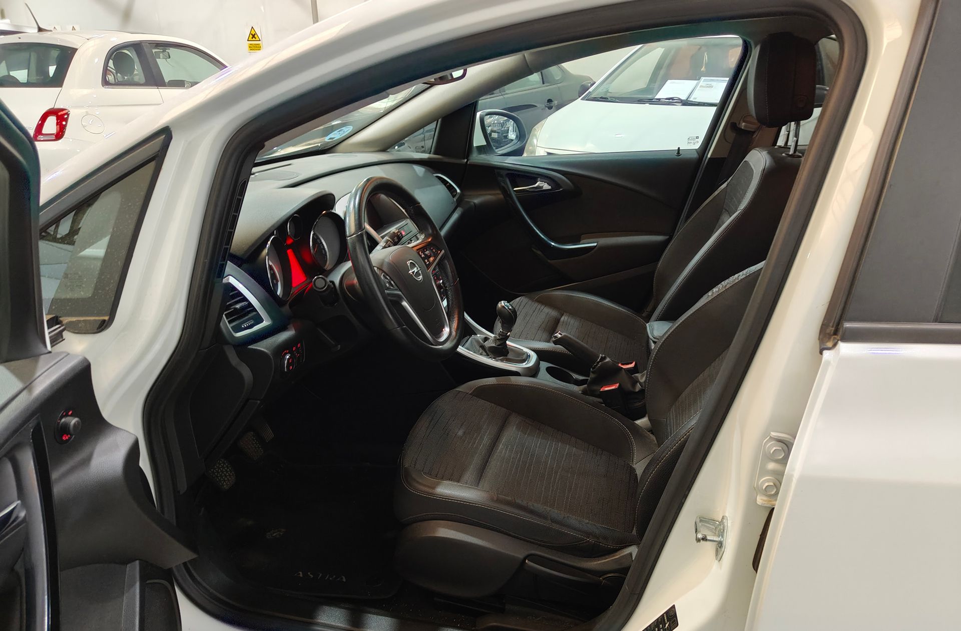 Opel Astra 1.4 Turbo Selective - foto 12