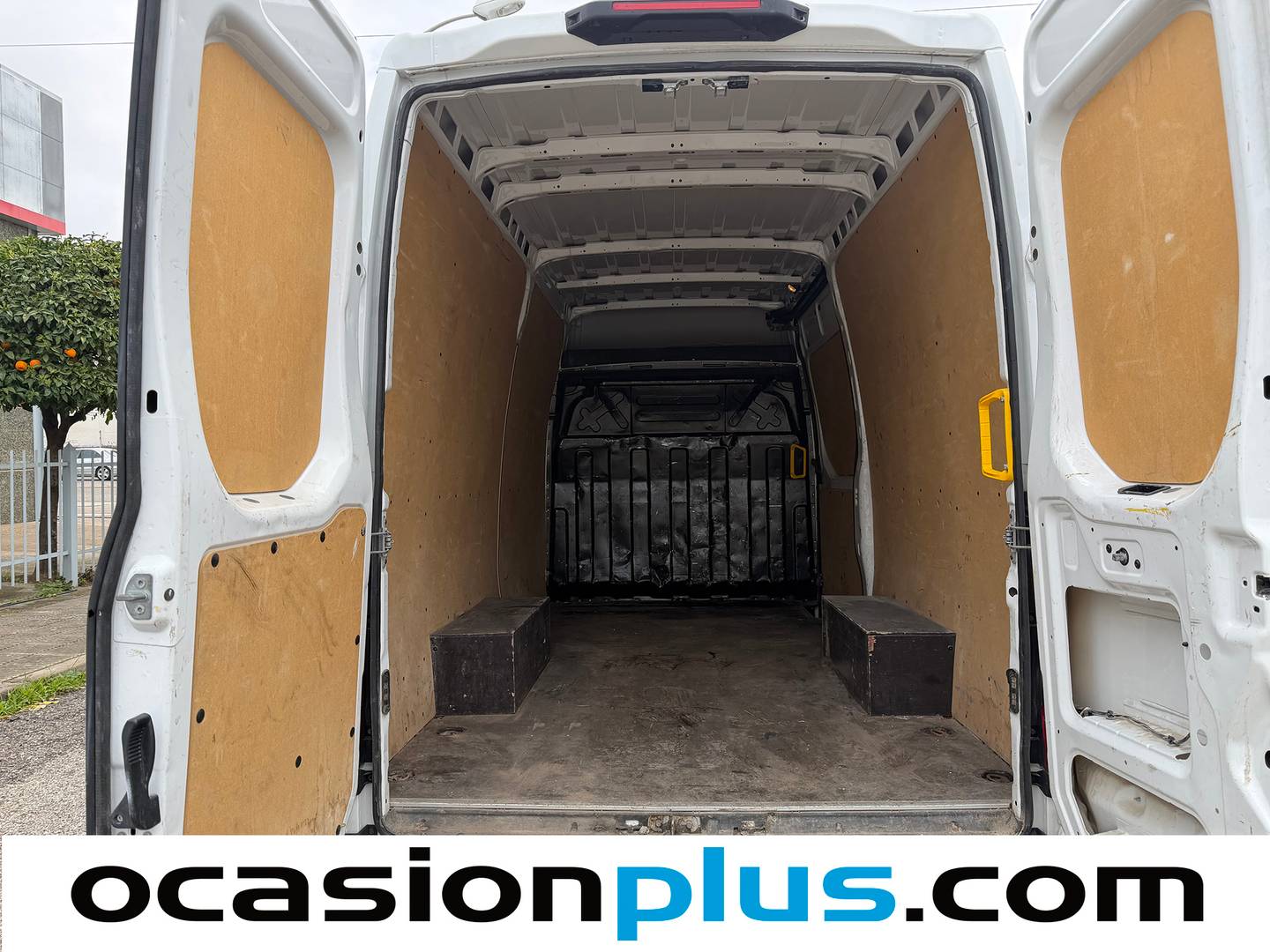 Foto asientos traseros Iveco Daily Iveco Daily Furgon 35S 16 V 3520L/H2 (156 CV)
