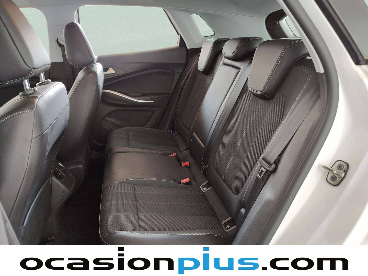 Foto asientos traseros Opel Grandland Opel Grandland 1.2 Turbo XHT S&S GS (130 CV)