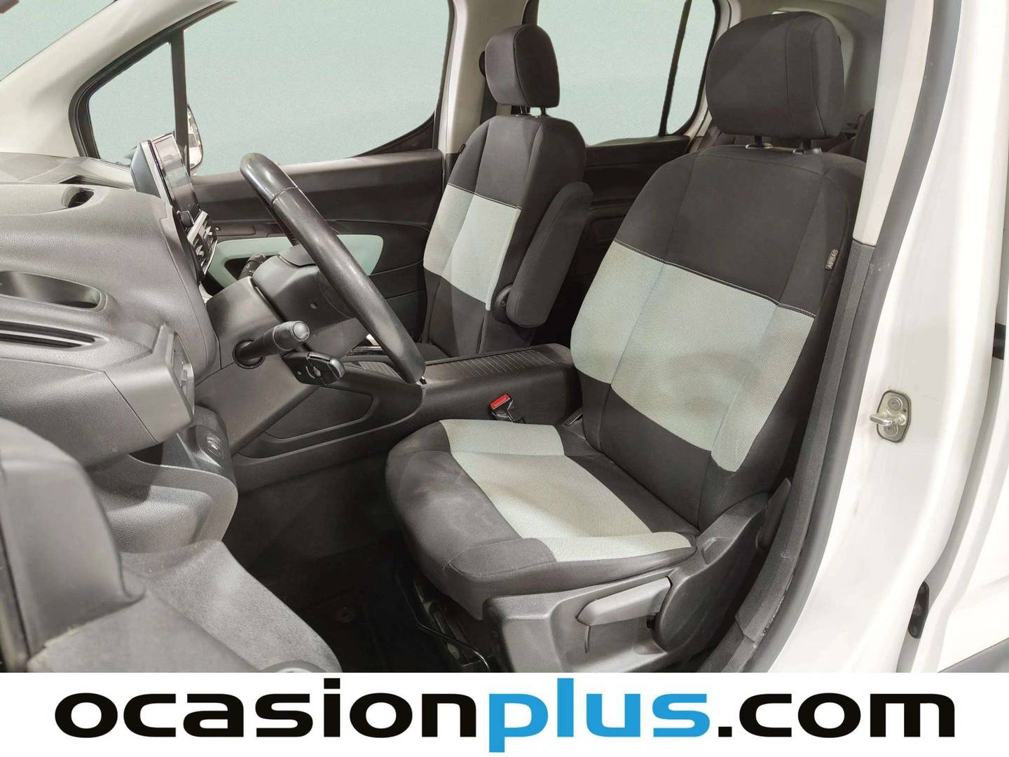 Foto asientos delanteros Citroën Berlingo Citroen Berlingo BlueHDi 130 S&S Talla M Shine (130 CV)