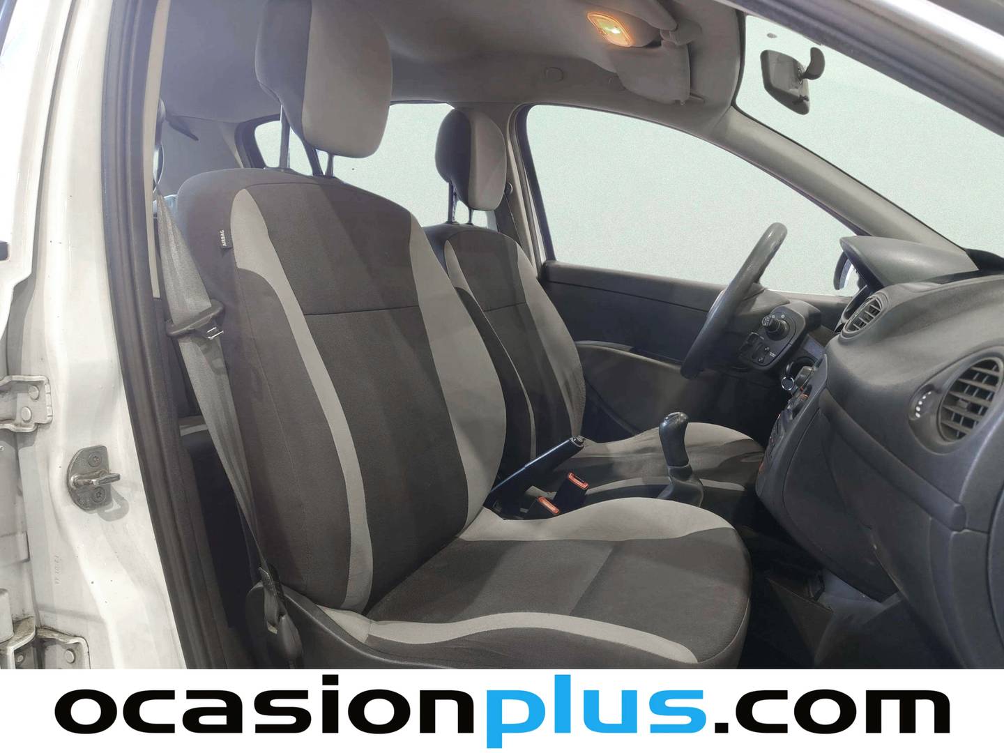 Foto Renault Clio Renault Clio Expression 1.2 16v (75 CV)