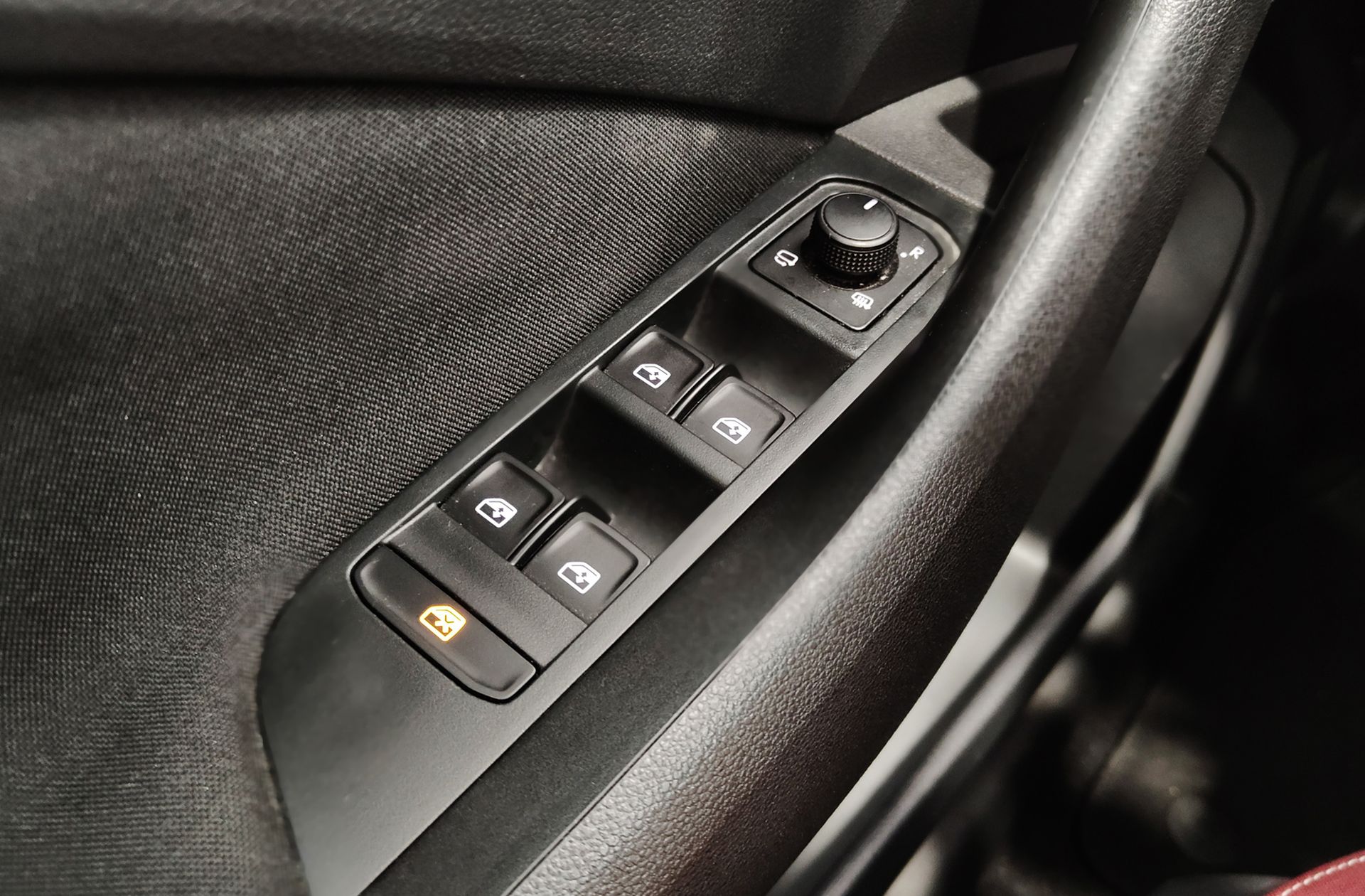 Škoda Kamiq 1.0 TSI Montecarlo DSG - foto 44