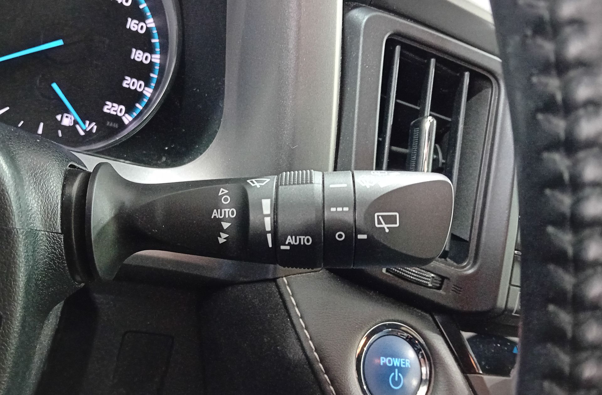 Toyota RAV4 2.5l hybrid Feel! 2WD - foto 31