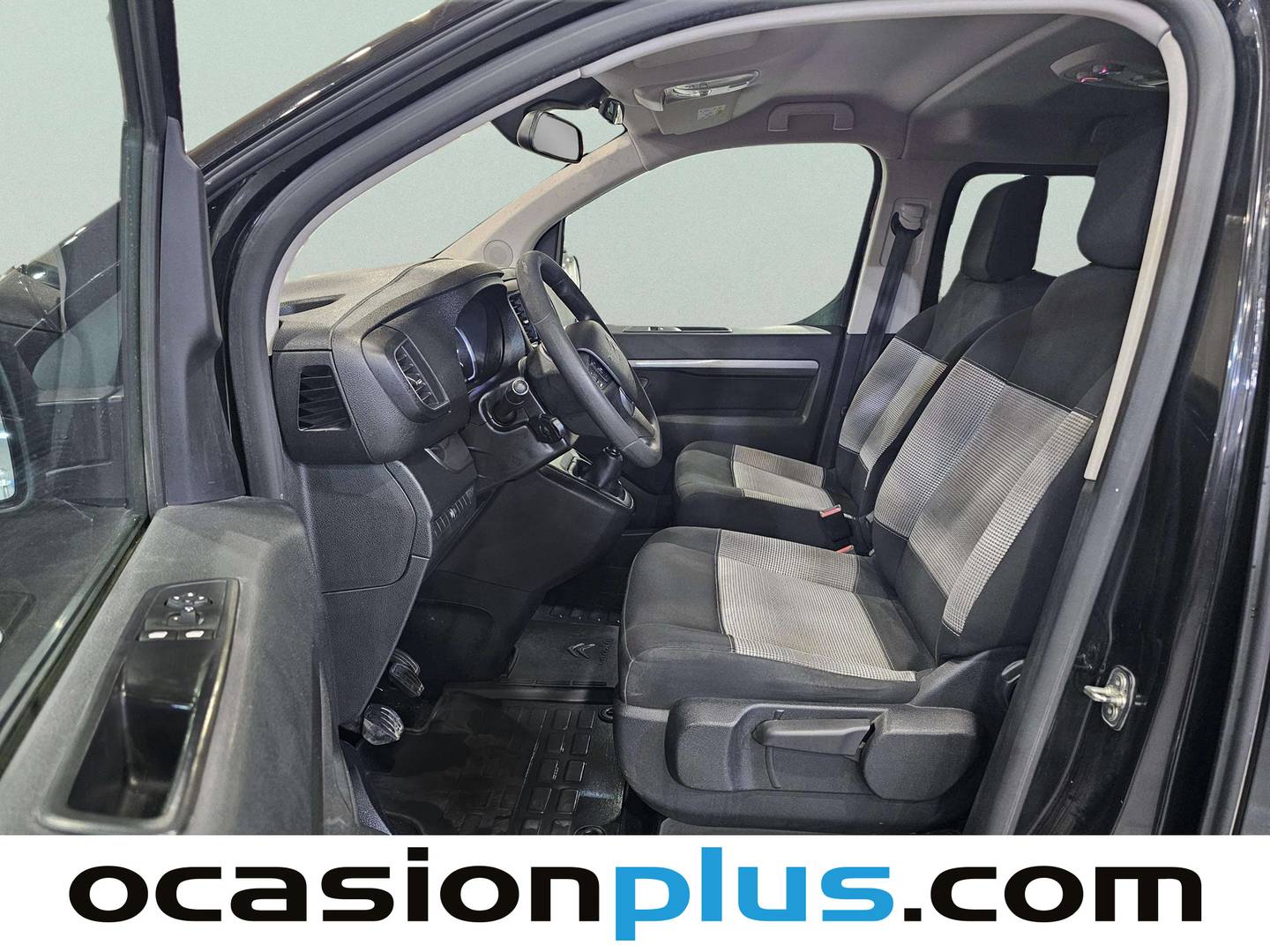 Foto asientos delanteros Citroën Spacetourer Citroën Spacetourer BlueHDi 150 S&S Feel Talla M (150 CV) 8 PLAZAS