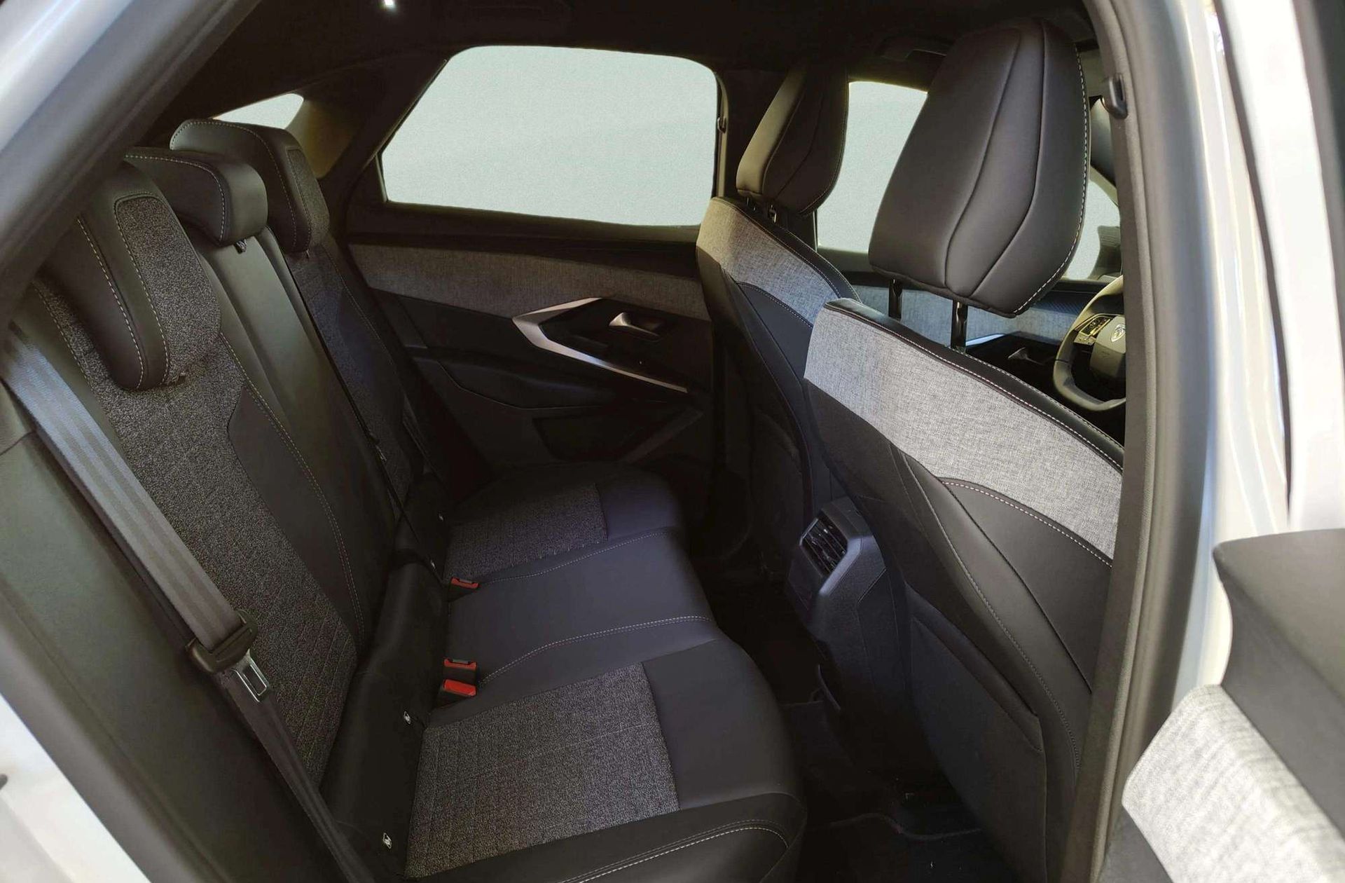 Peugeot 3008 145 Allure eDCS6 - foto 17