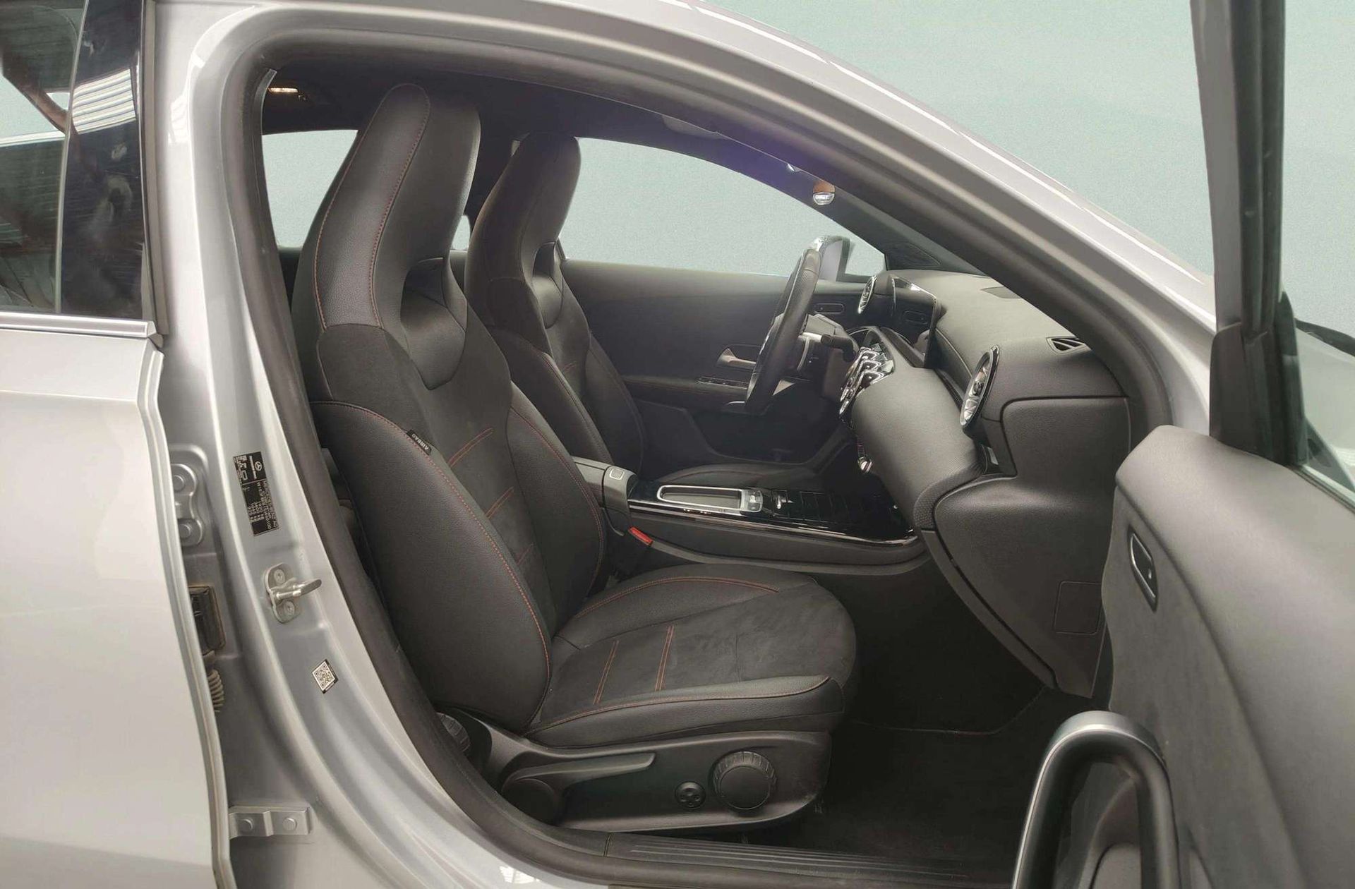 Mercedes-Benz Clase A 180 Pack AMG - foto 23