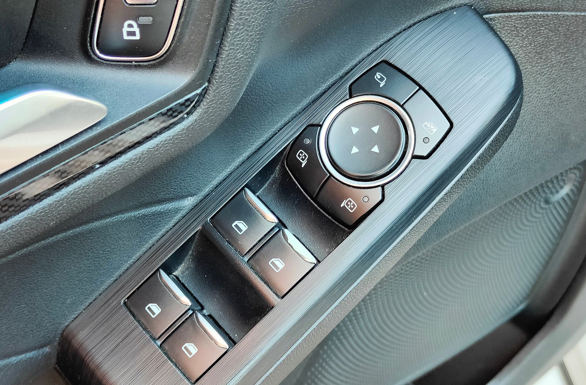 Ford Kuga 1.5T EcoBoost ST-Line X 4x2 - foto 42