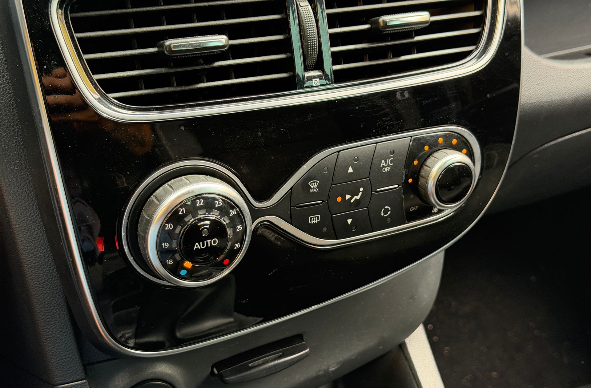 Renault Clio Limited dCi - foto 24