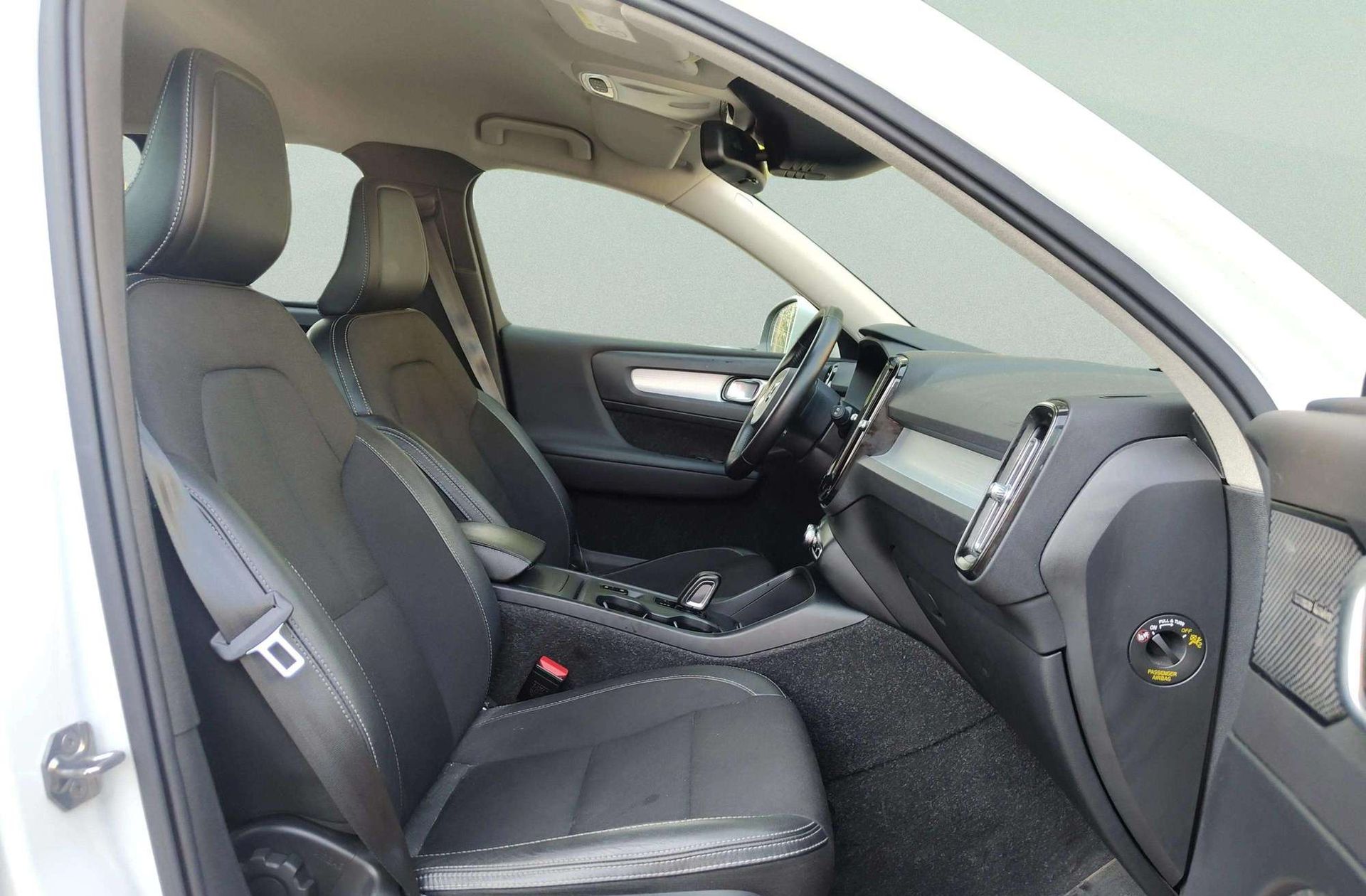 Volvo XC40 D3 Momentum - foto 21