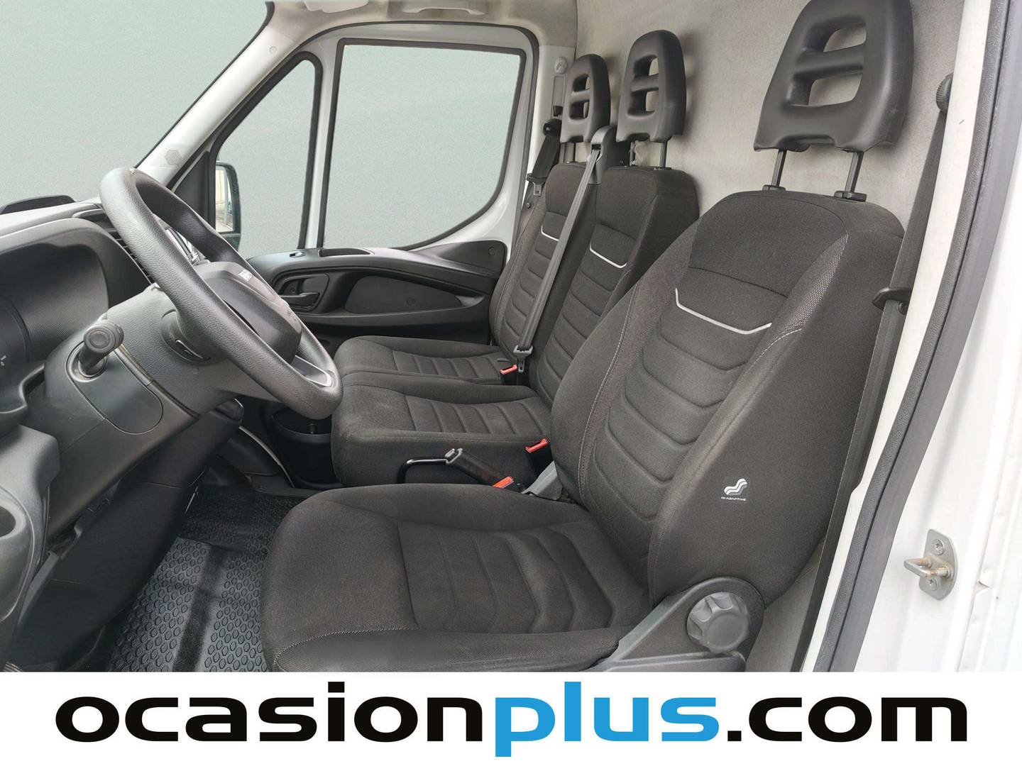 Foto asientos delanteros Iveco Daily Iveco Daily 35S 16 V 3520L/H2 (156 CV) 3 Plazas
