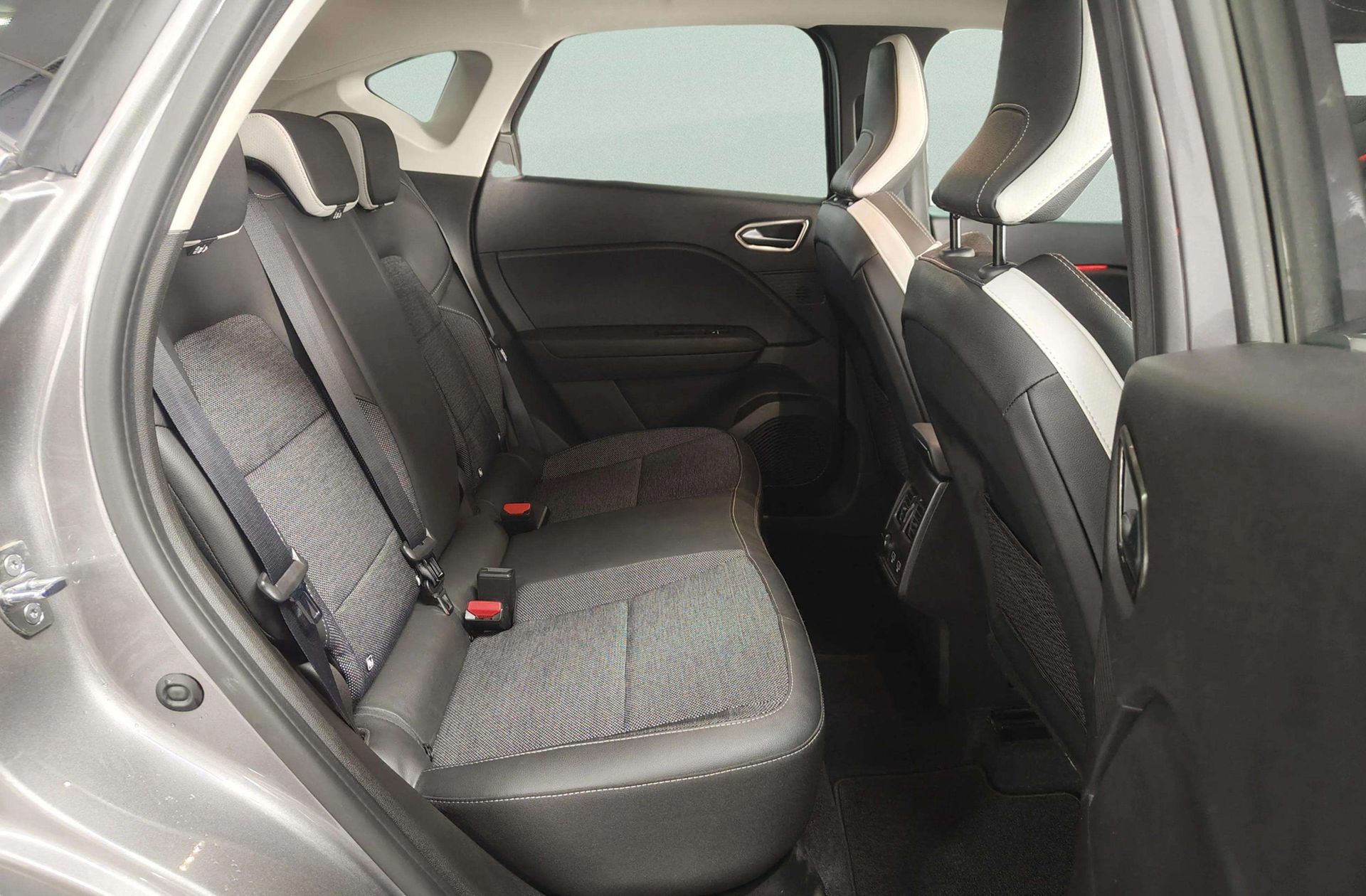 Renault Captur Zen TCe Micro Híbrido GPF - foto 19