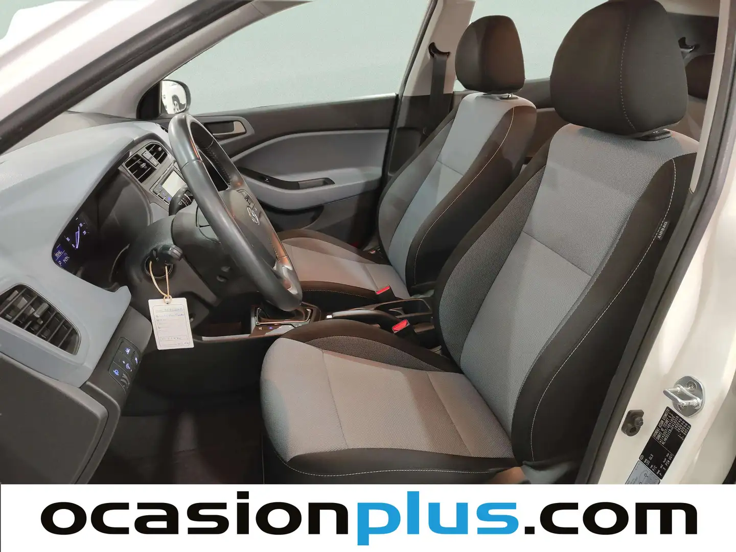 Foto Hyundai i20 Hyundai i20 1.4 MPI Link Auto  (100 CV)