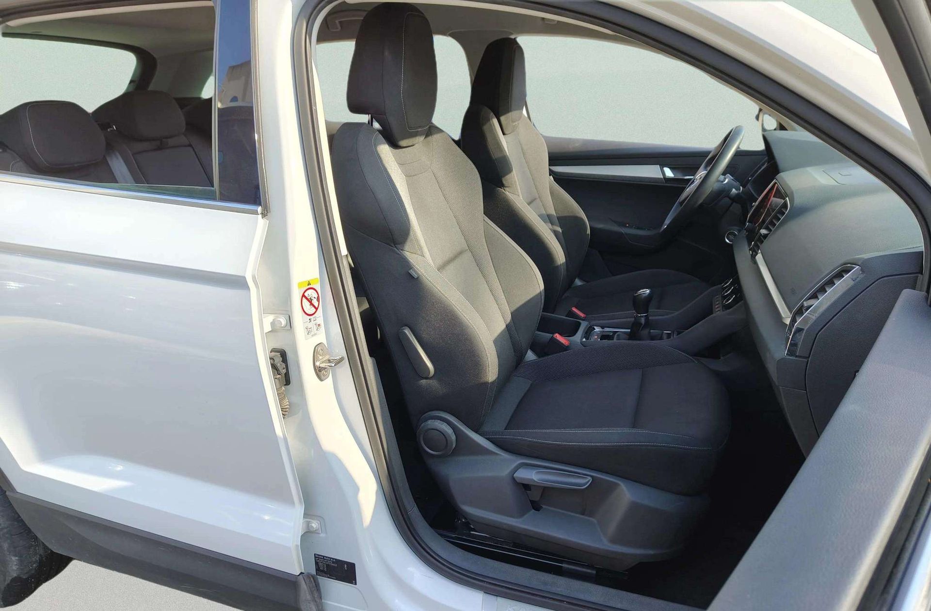 Škoda Karoq 2.0 TDI Selection - foto 18