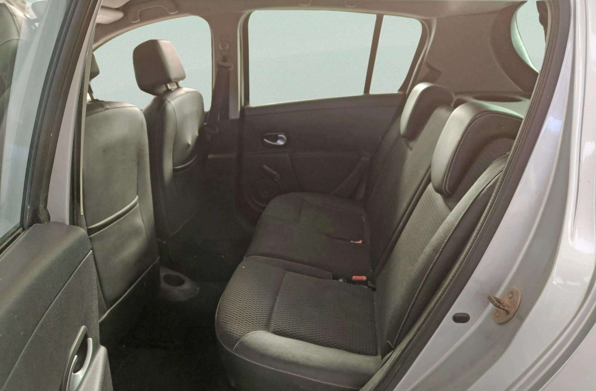Renault Clio 1.2 16v Pack Authentique - foto 10