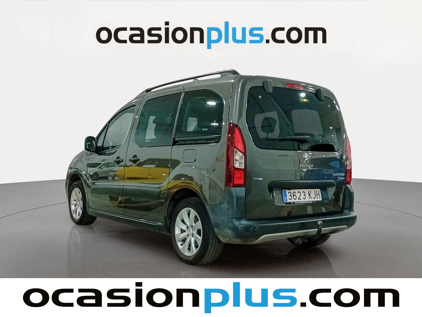 Foto trasera Peugeot Partner Peugeot Partner Tepee Combi 1.2 PureTech Adventure Edition (110 CV) izquierda