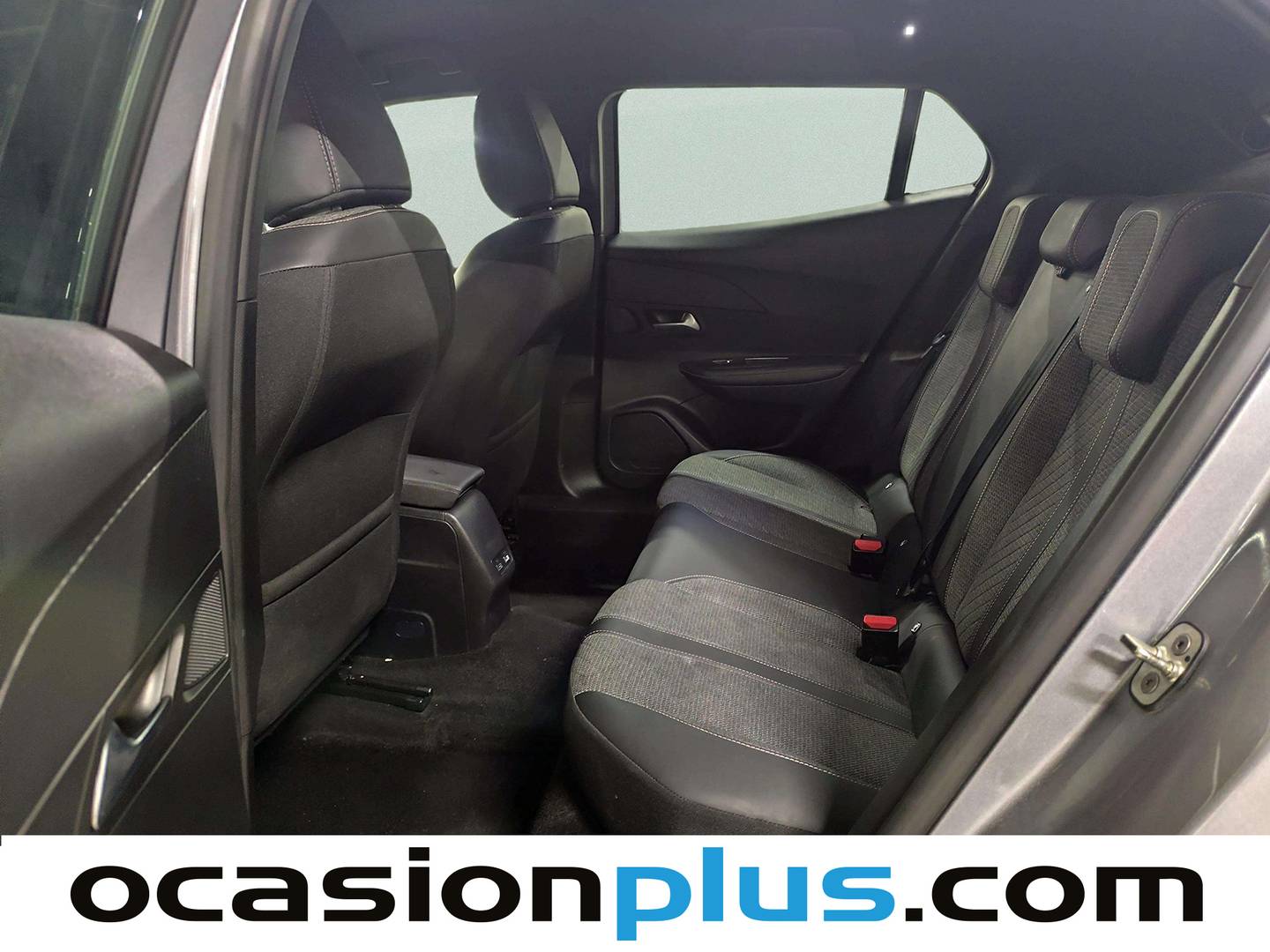 Foto asientos traseros Peugeot 2008 Peugeot 2008 Allure Hybrid eDCS6 (145 CV)