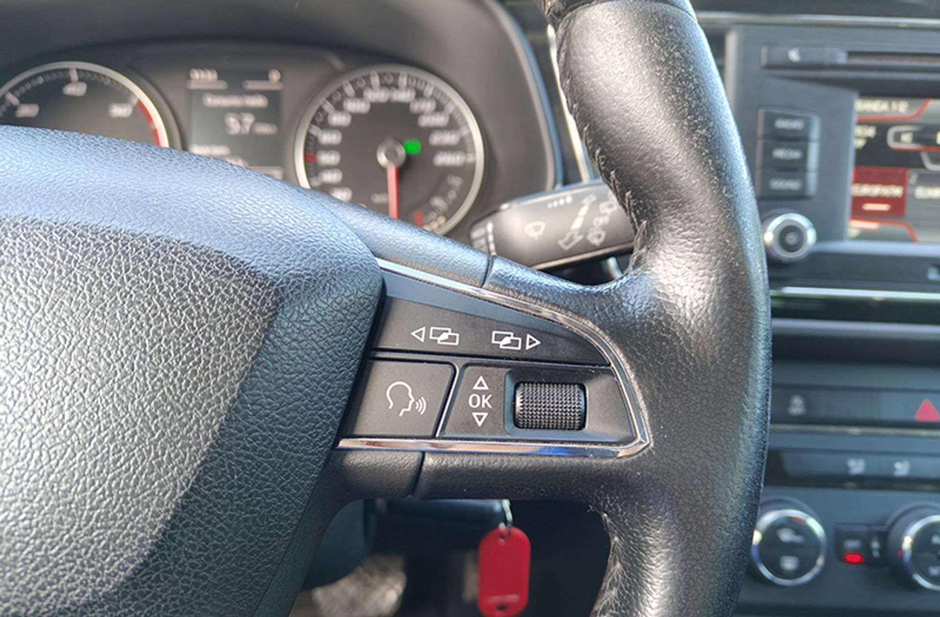 SEAT León 1.6 TDI CR Style DSG - foto 21