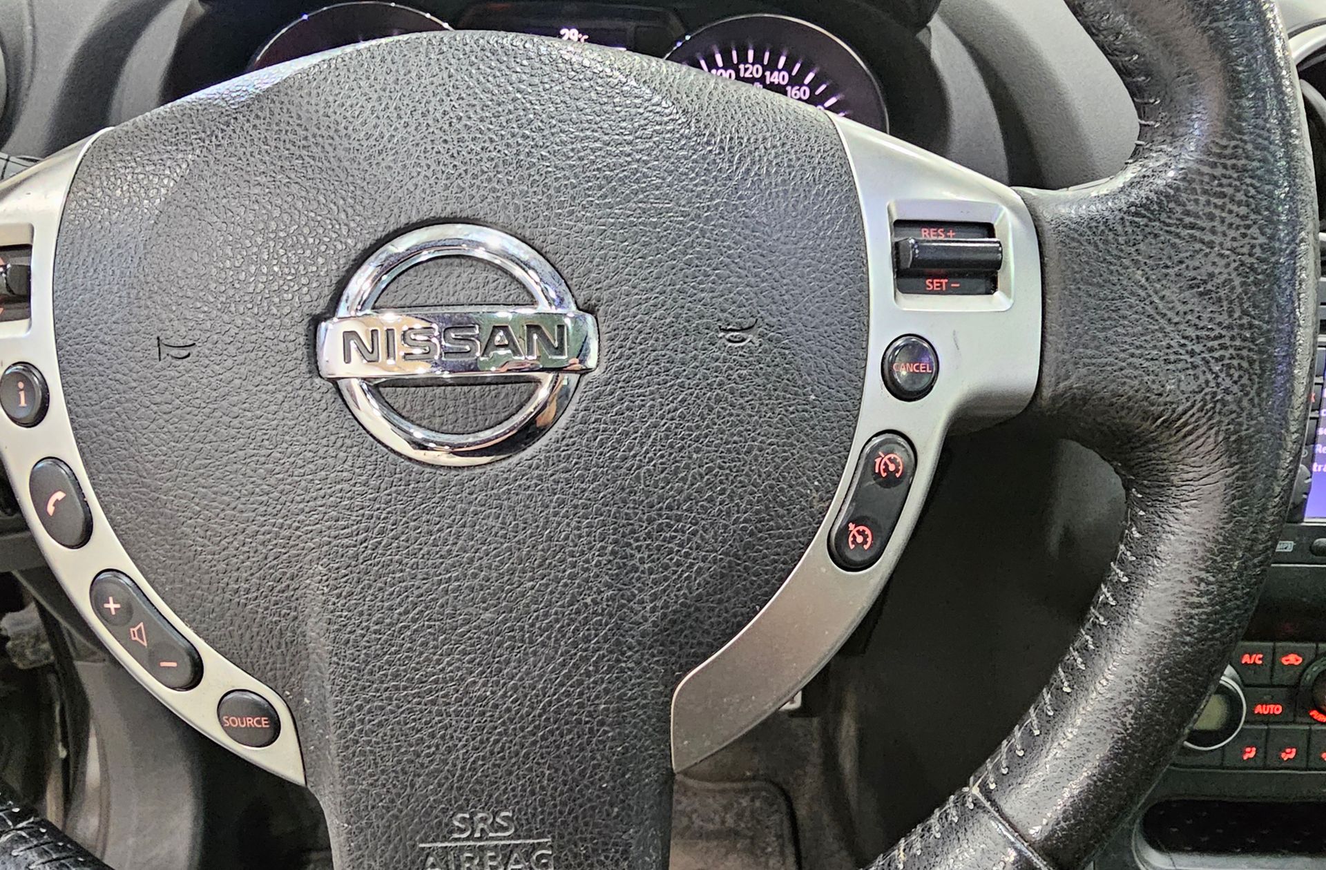 Nissan Qashqai 1.5 dCi Tekna Sport 4x2 - foto 25