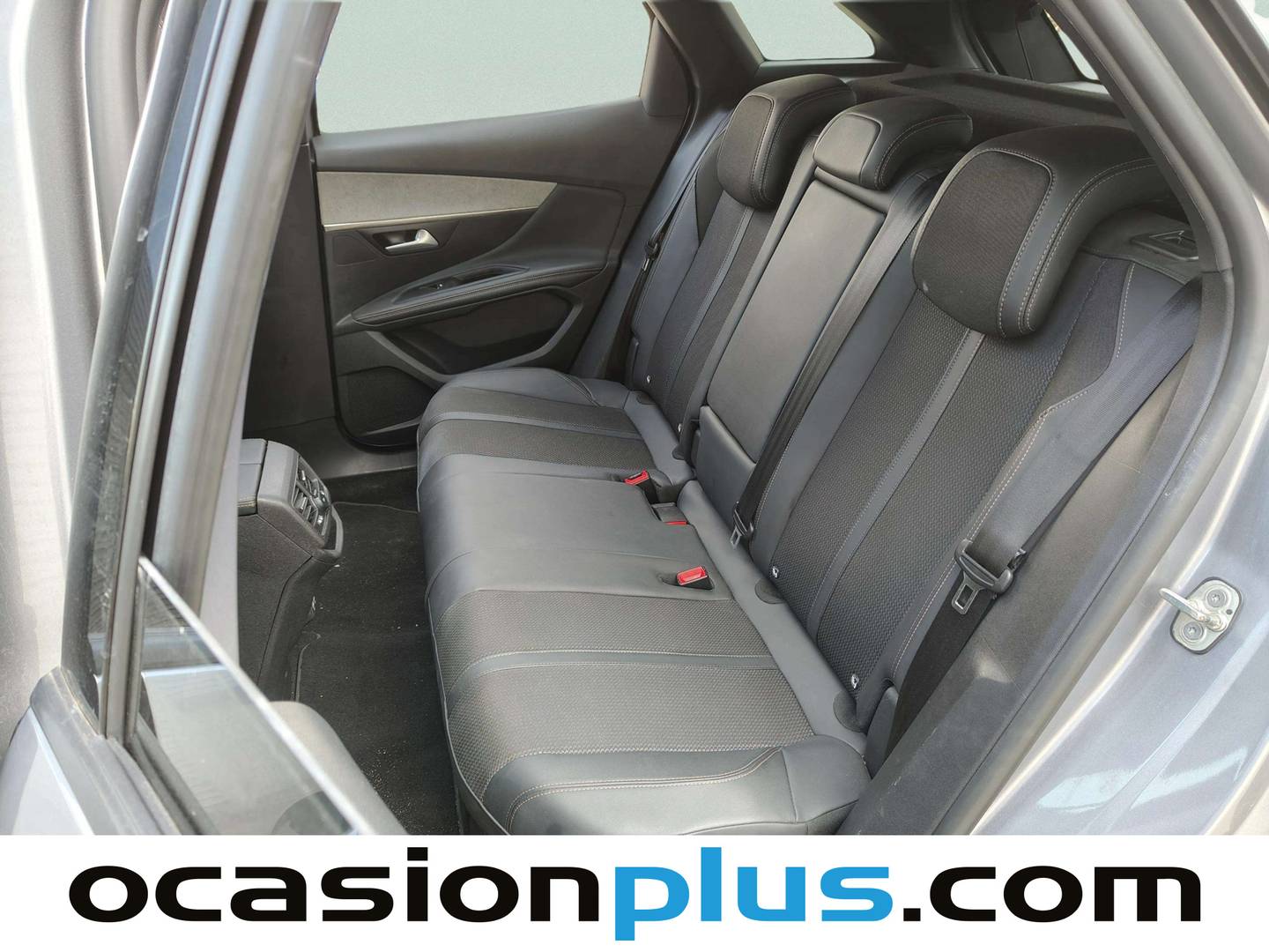 Foto Peugeot 3008 Peugeot 3008 PureTech 130 S&S GT EAT8 (130 CV)