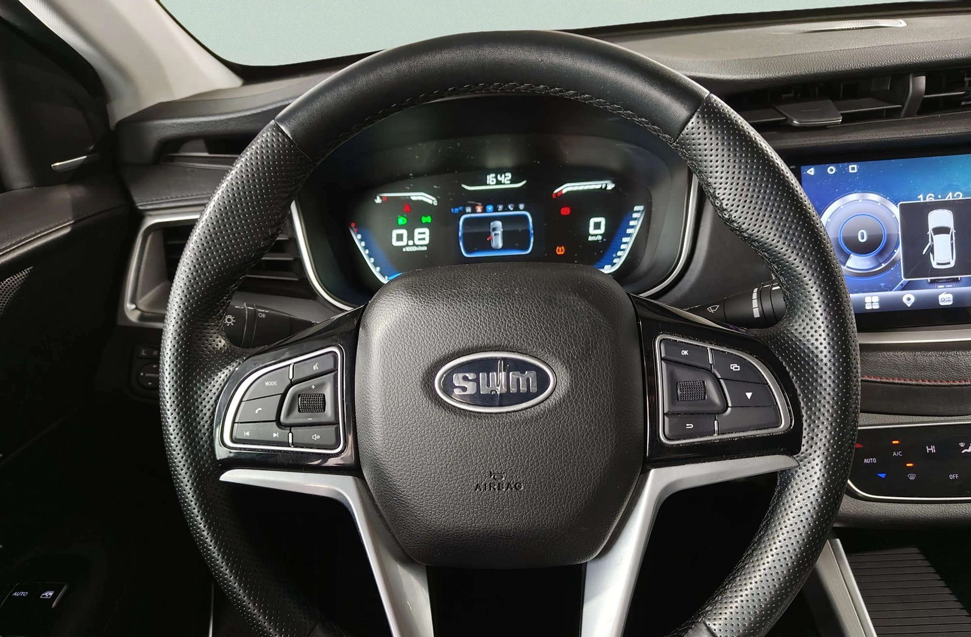 SWM G01 1.5T Luxury - foto 20