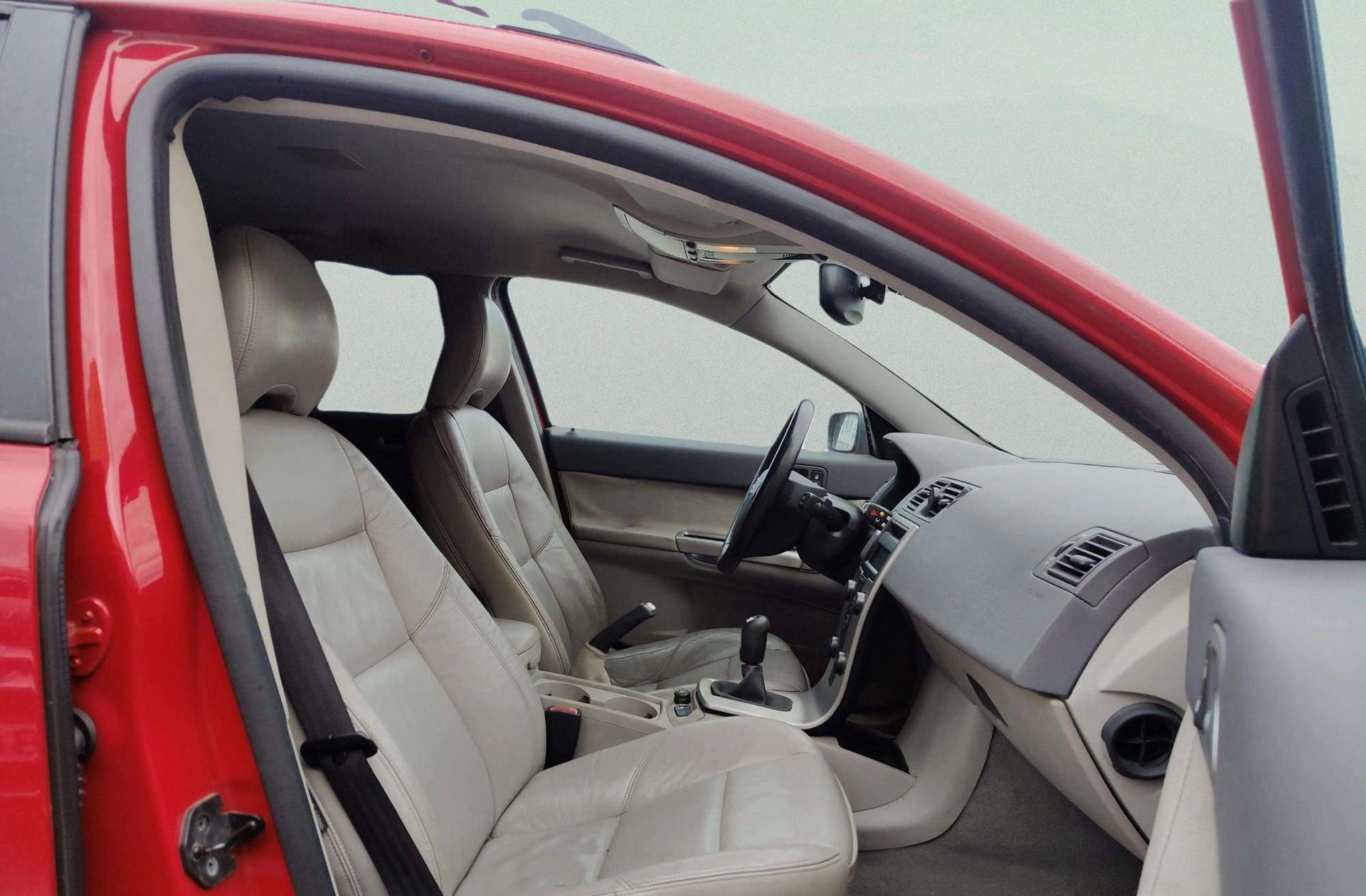 Volvo V50 2.4i Momentum - foto 14