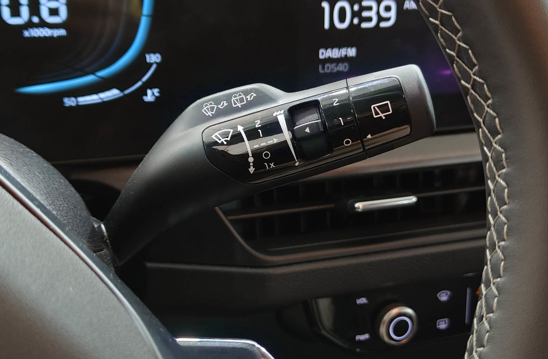 Kia Stonic 1.0 T-GDi MHEV Concept - foto 26