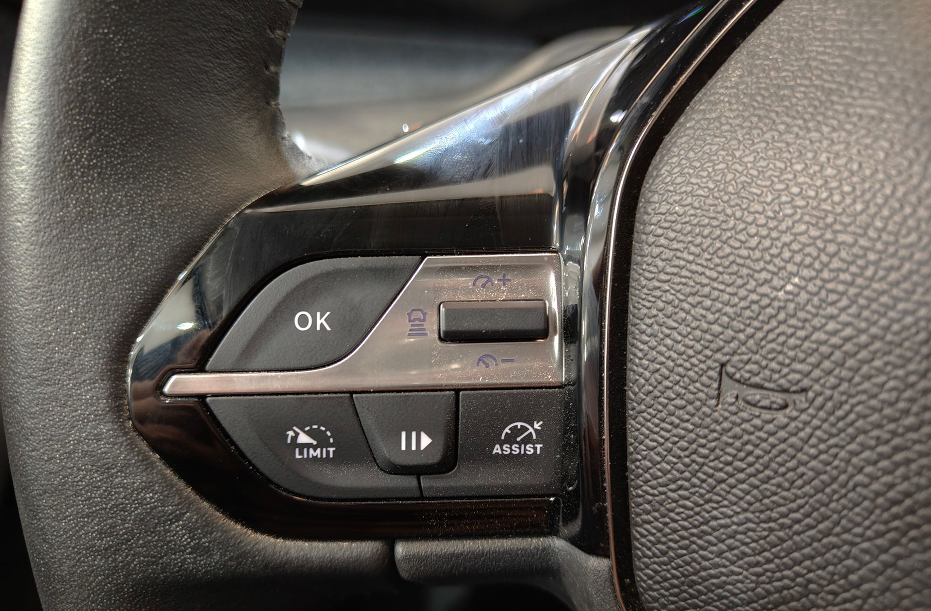 Peugeot 408 Allure Hybrid eDCS6 - foto 24