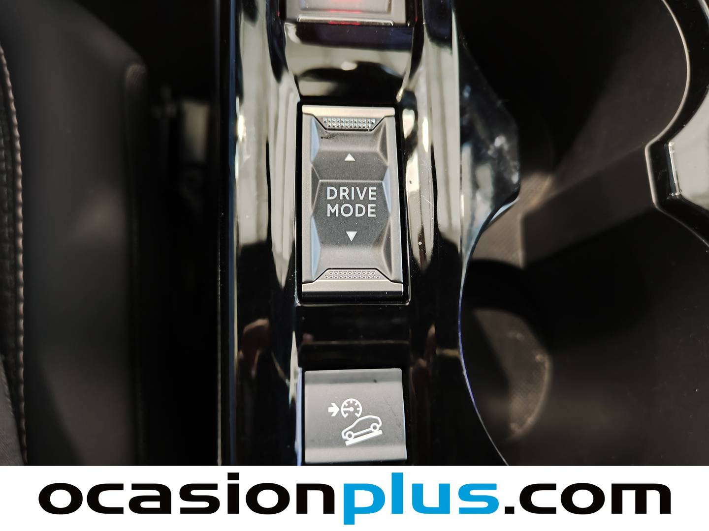 Peugeot 2008 Peugeot 2008 Allure Hybrid eDCS6 (145 CV) seminuevo