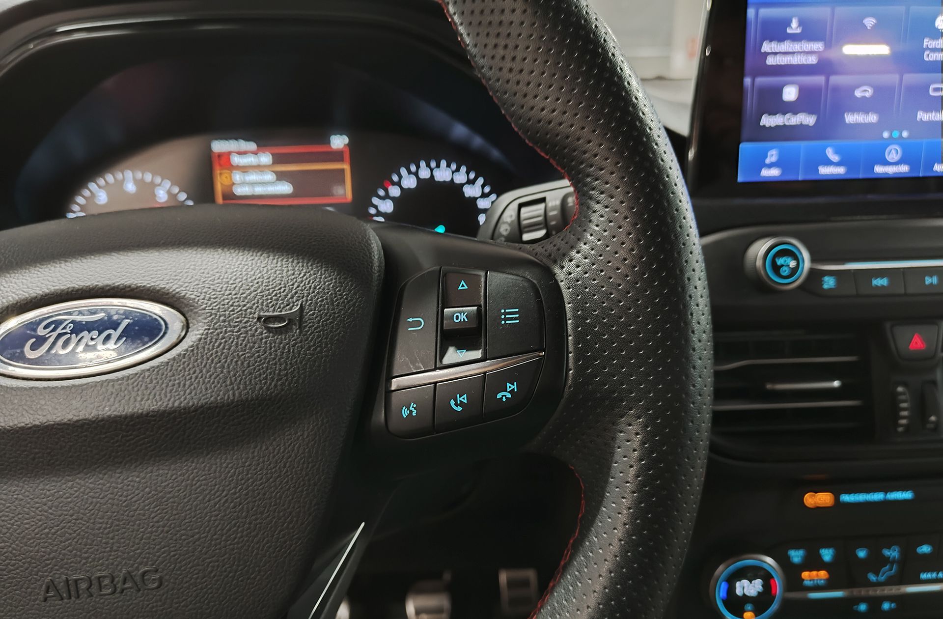 Ford Focus 1.0 EcoBoost ST-Line - foto 30