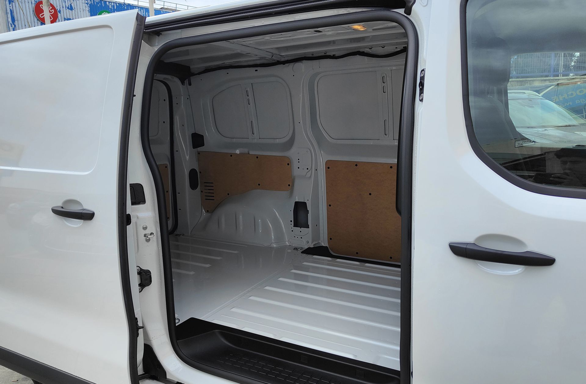 Fiat Scudo Furgón M 1.5 Diésel - foto 11